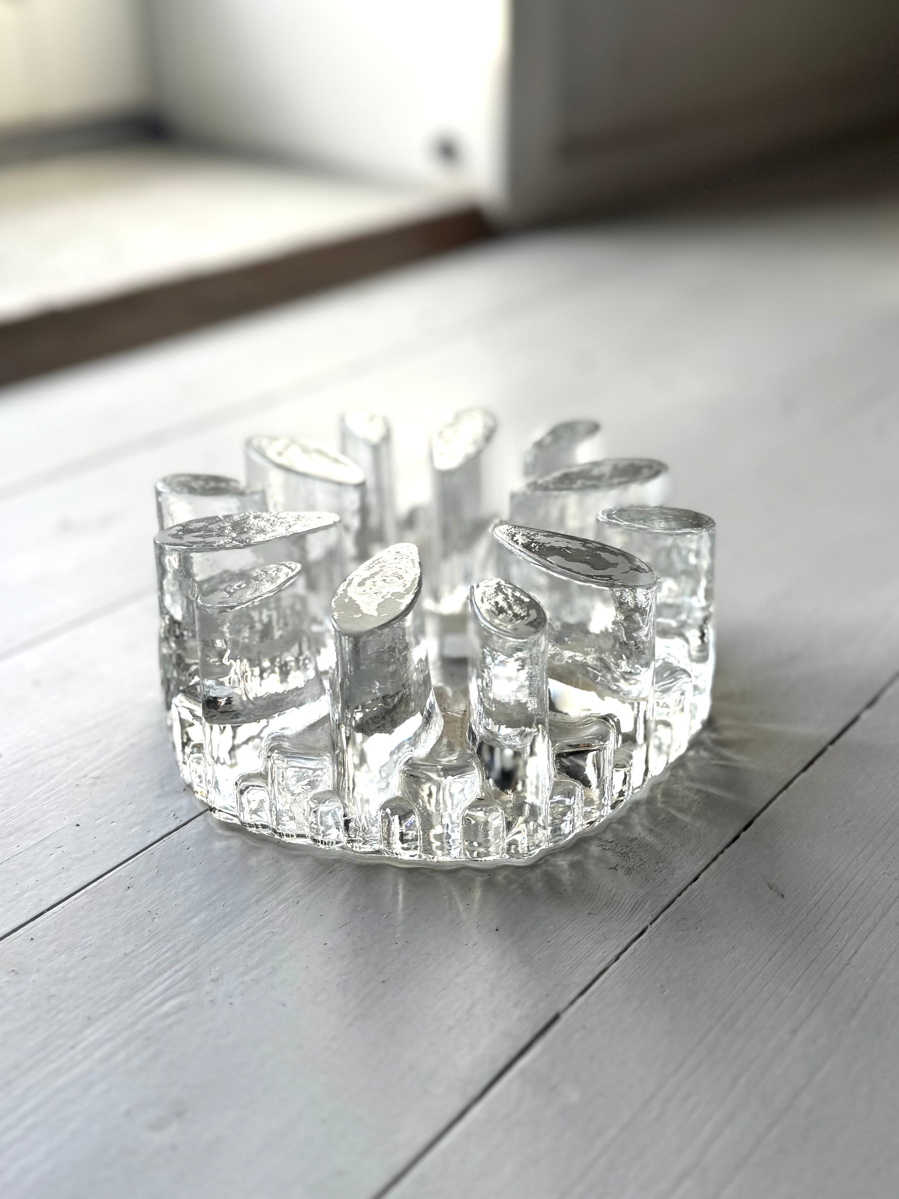 Glas dekoration m. kantede "ben"