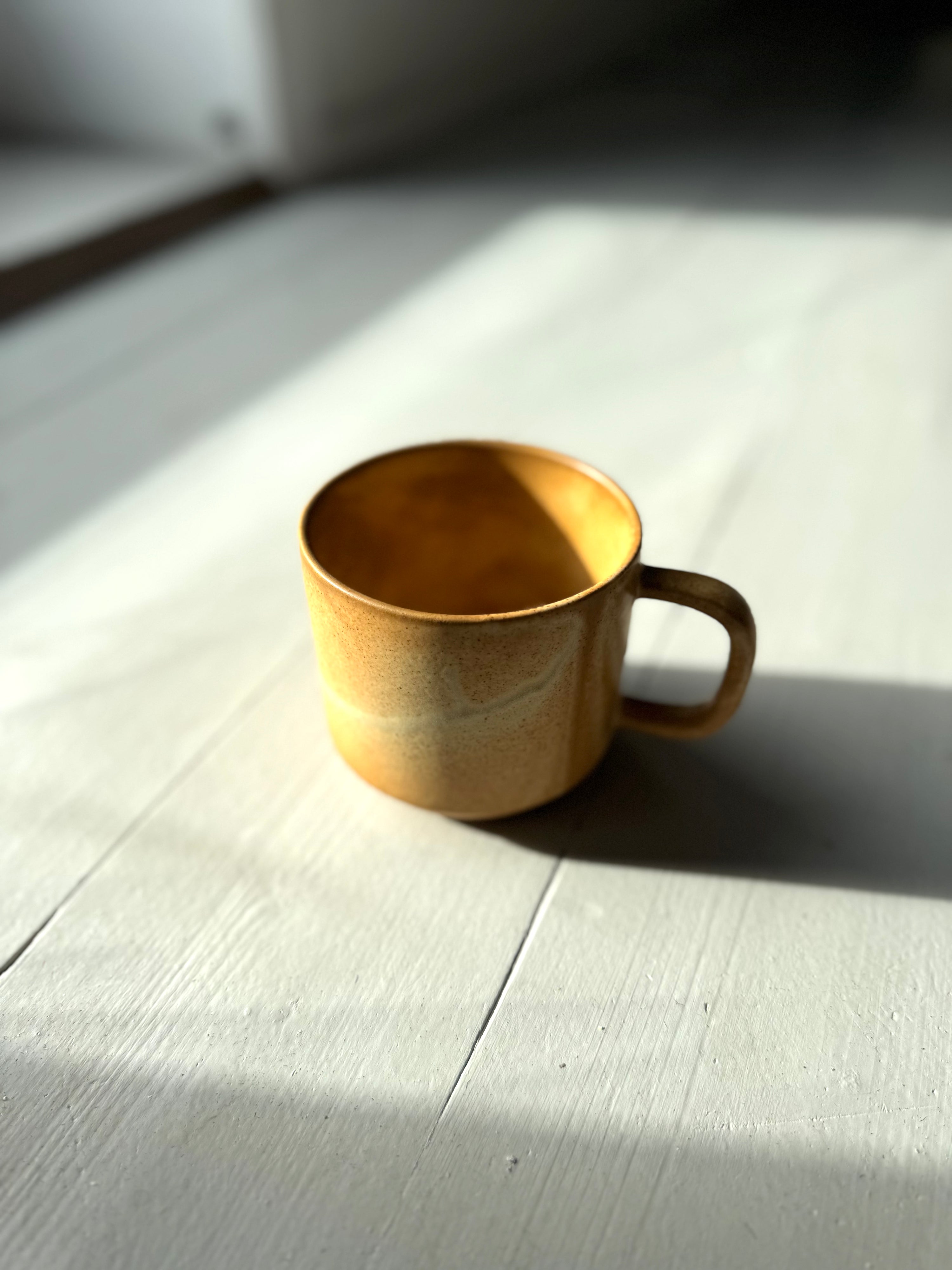 Toto Mug brown