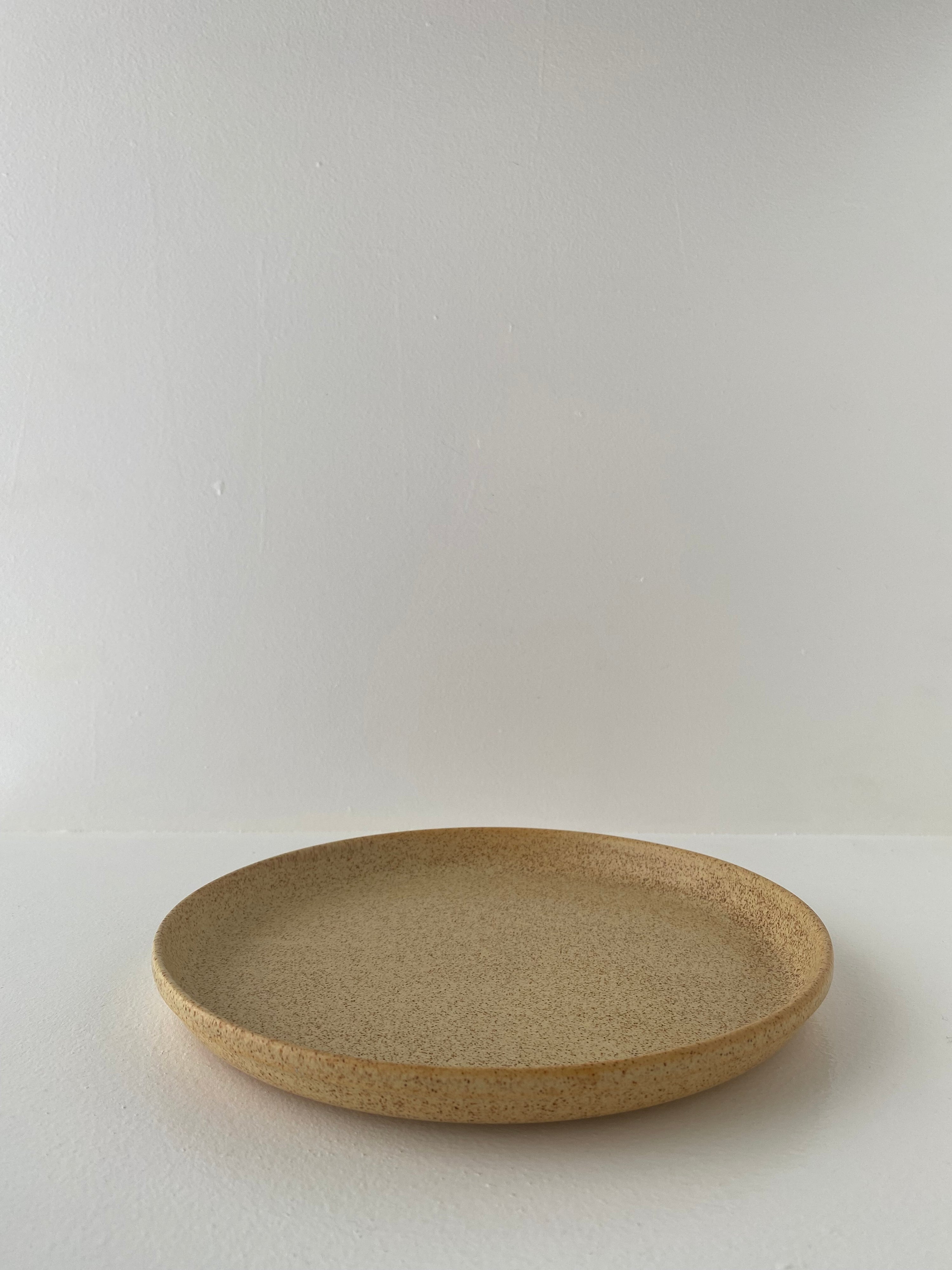 Toto Plate, Brown