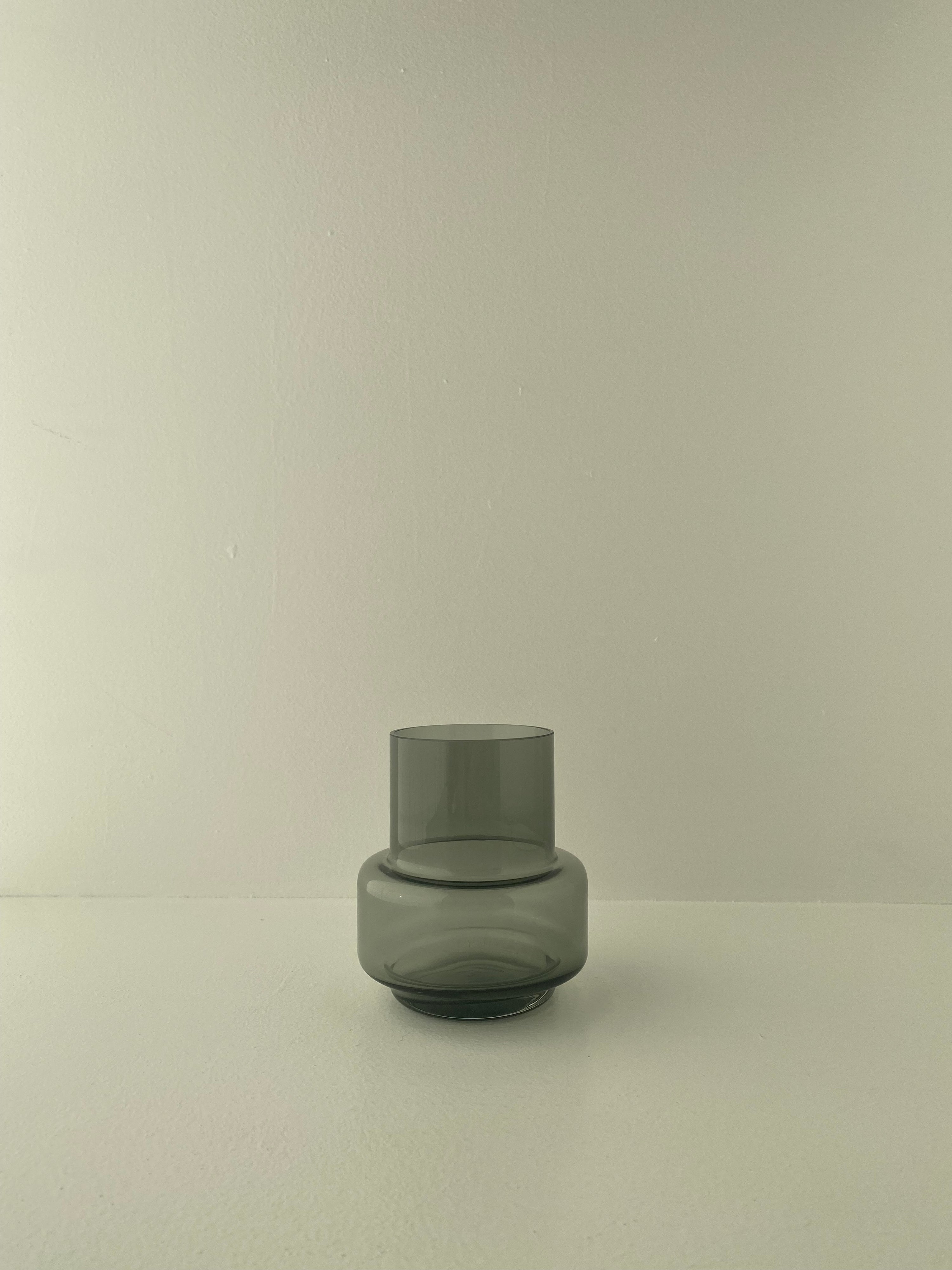 HURRICANE TEALIGHT no. 25, Smoked Grey