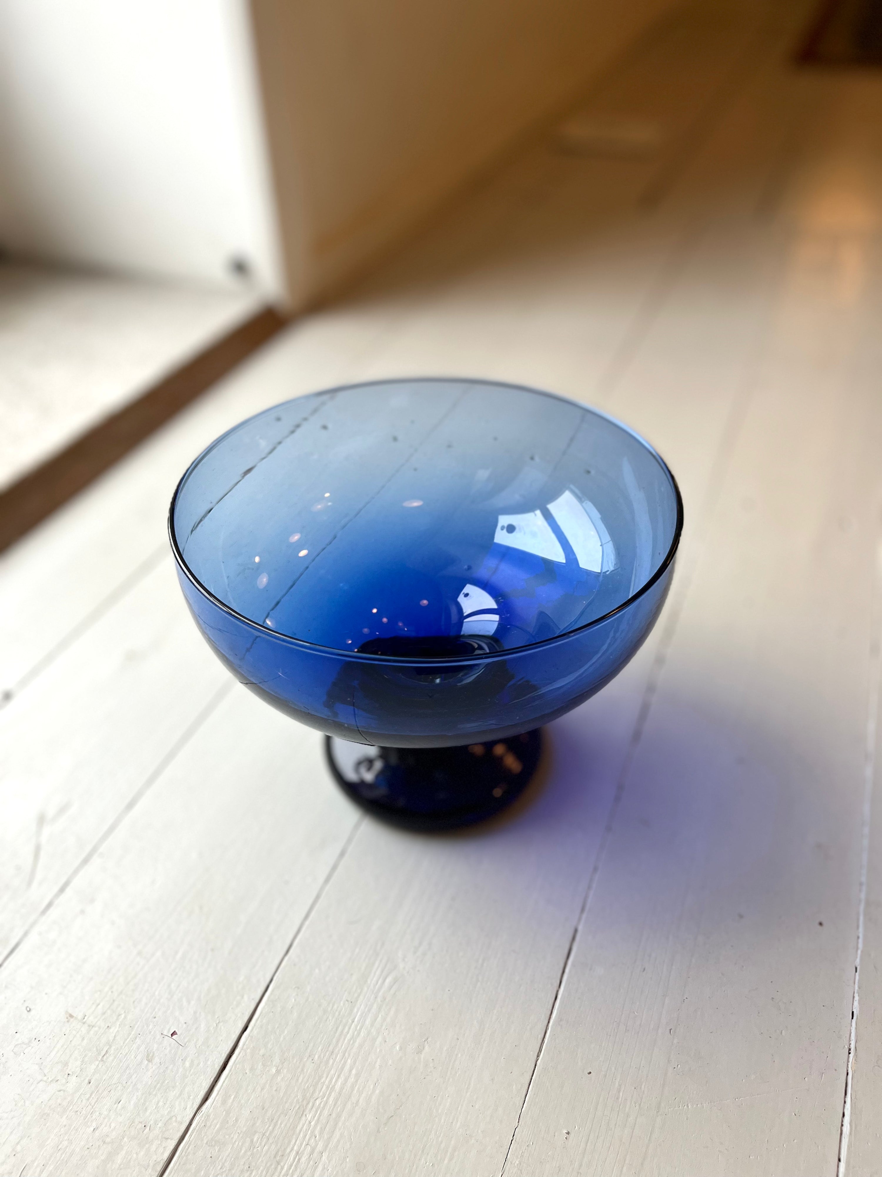 Blå glasskål m. fod. - Vintage 117