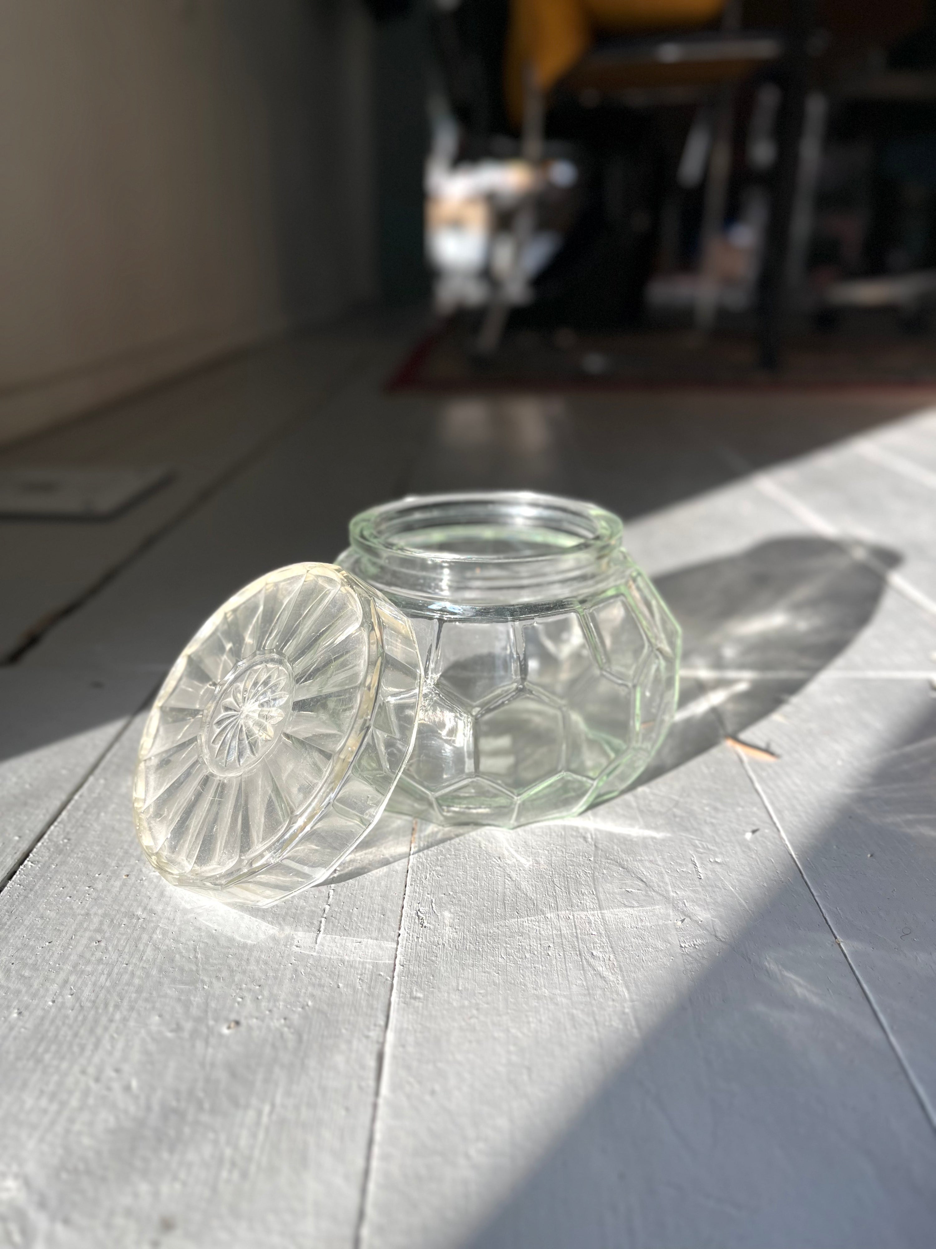 Glas-skrin med fint mønster - Vintage 207