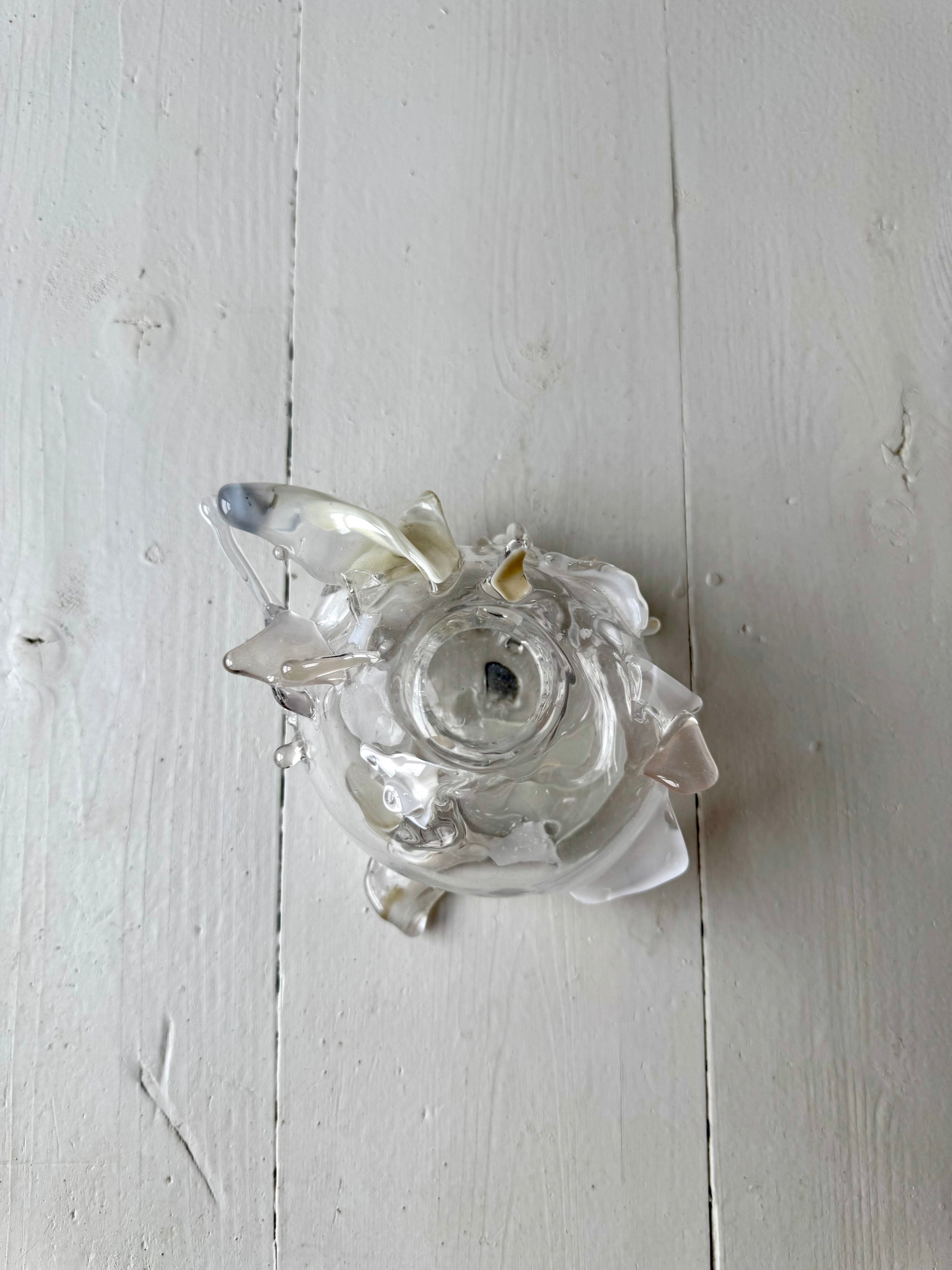 Glas stage - hvid og grå nuancer