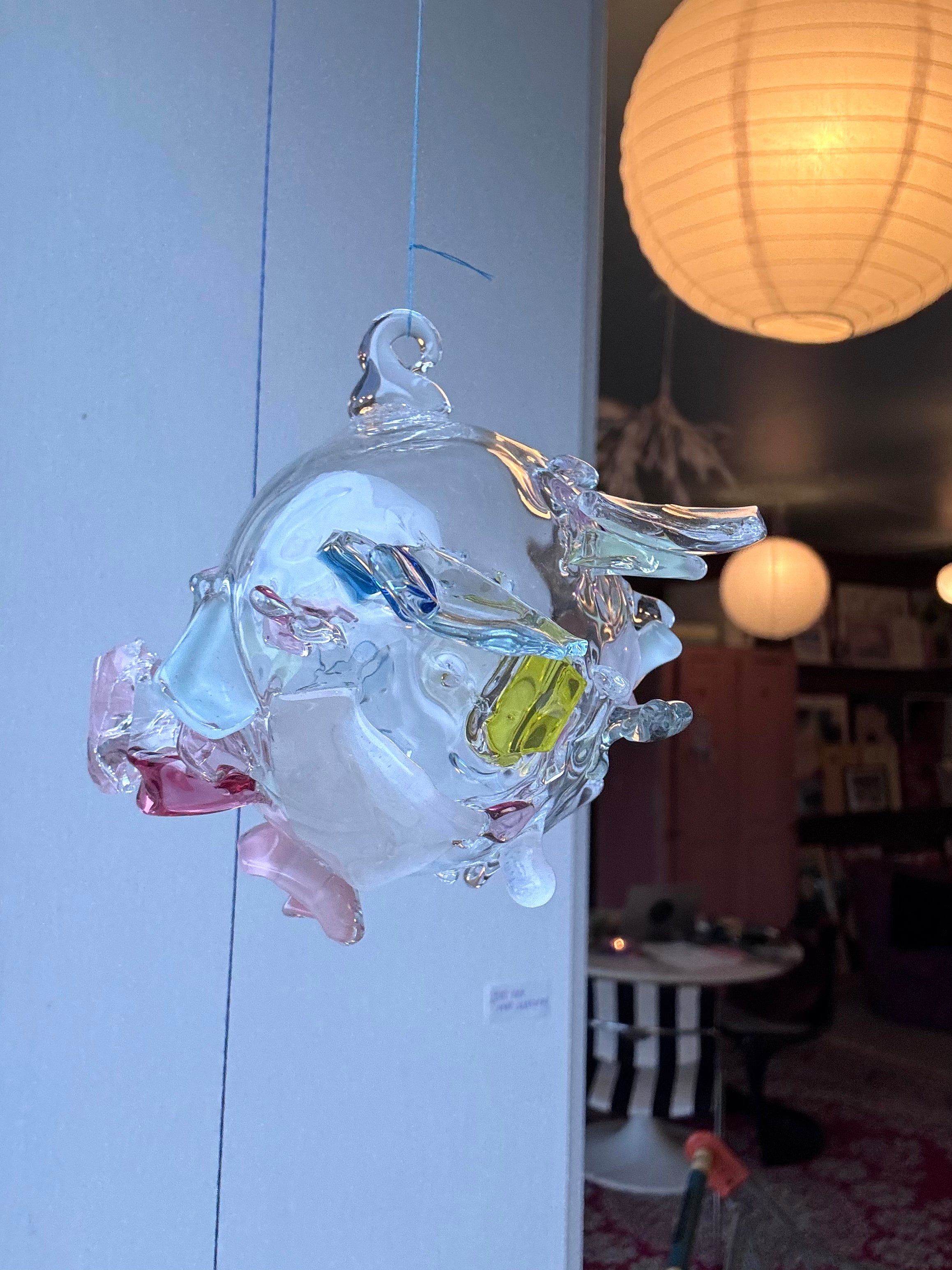 Lille glas ophæng - lyserød/gul/blå