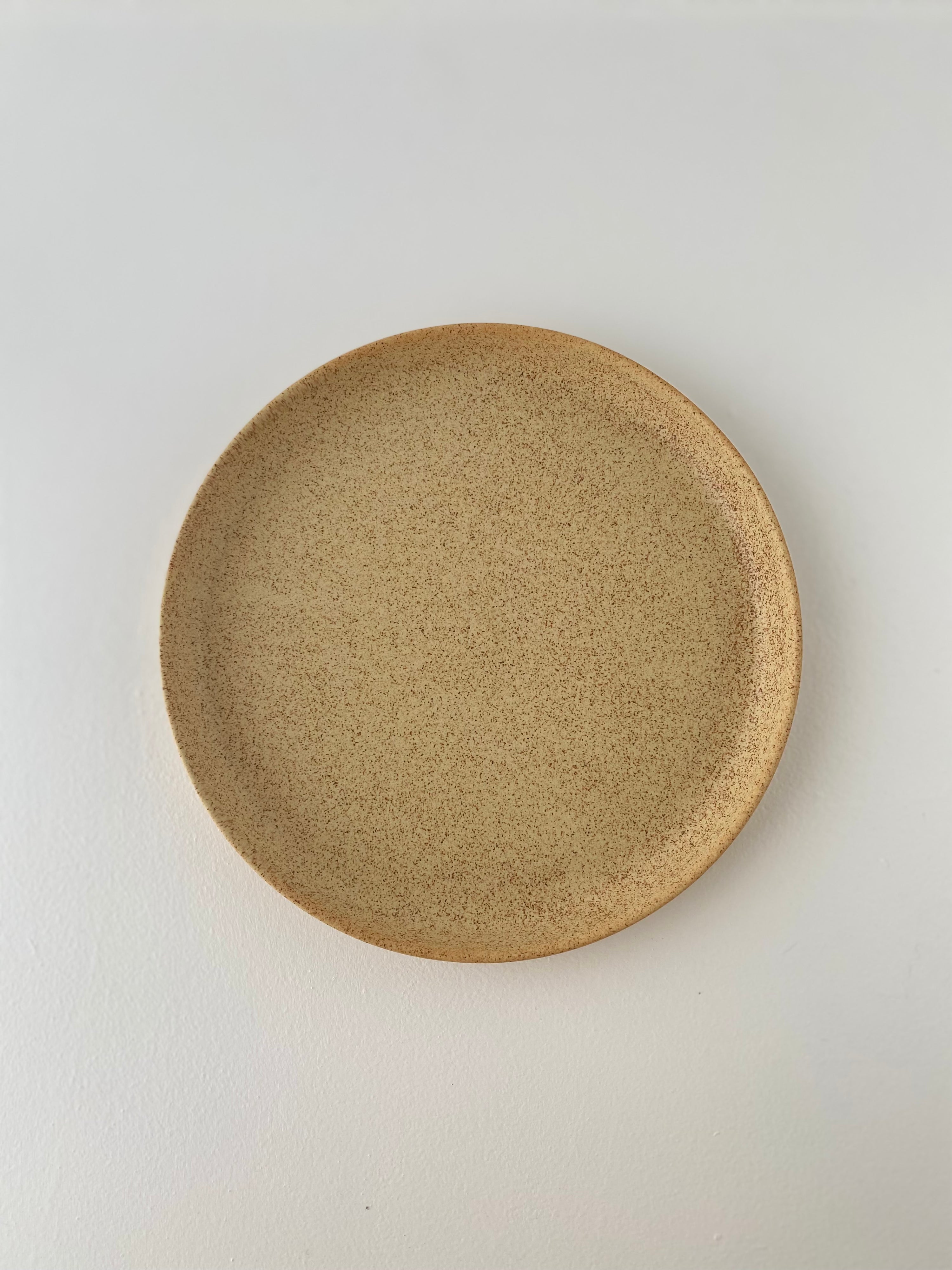 Toto Plate, Brown