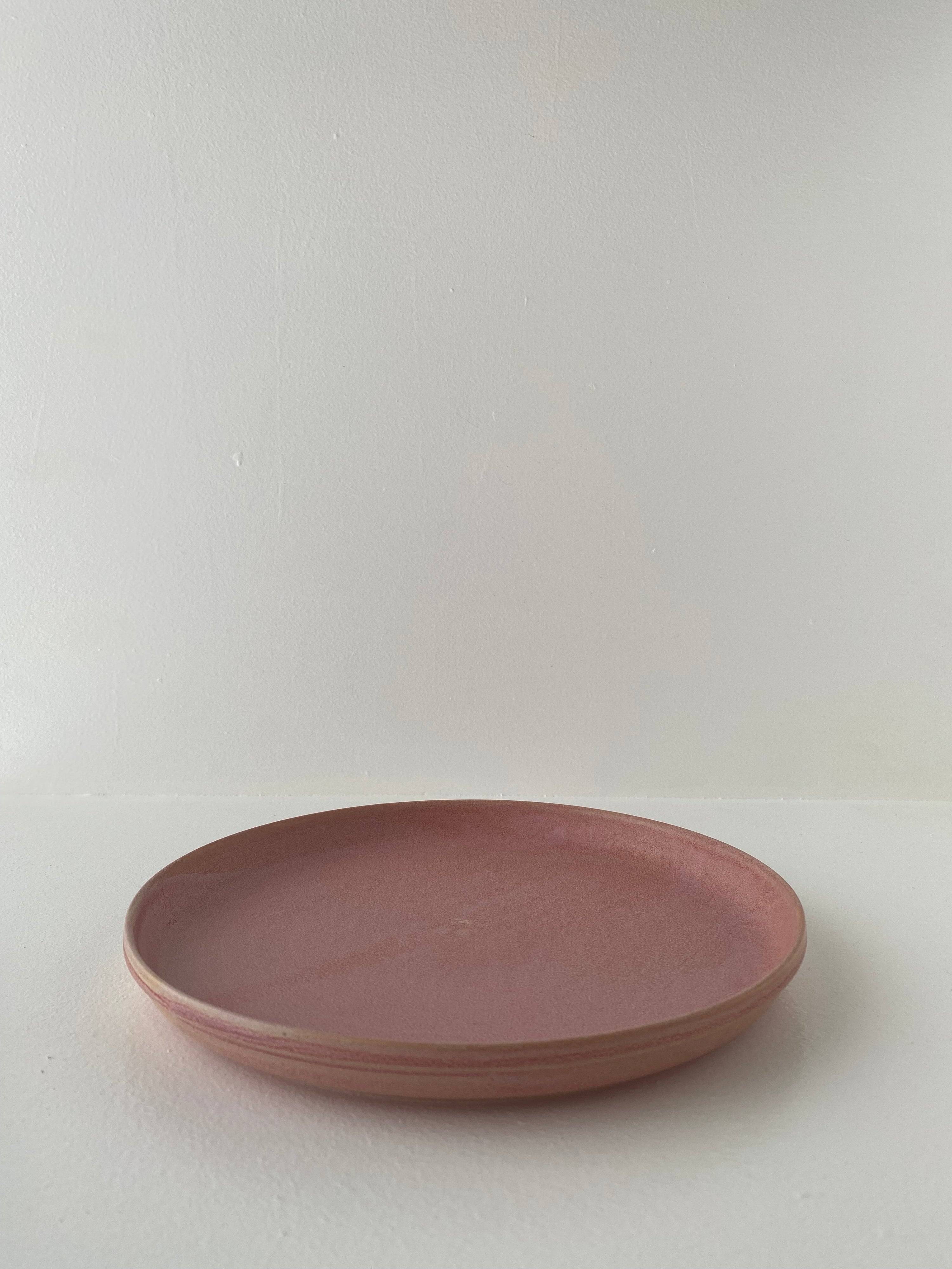 Toto Plate, Rosa