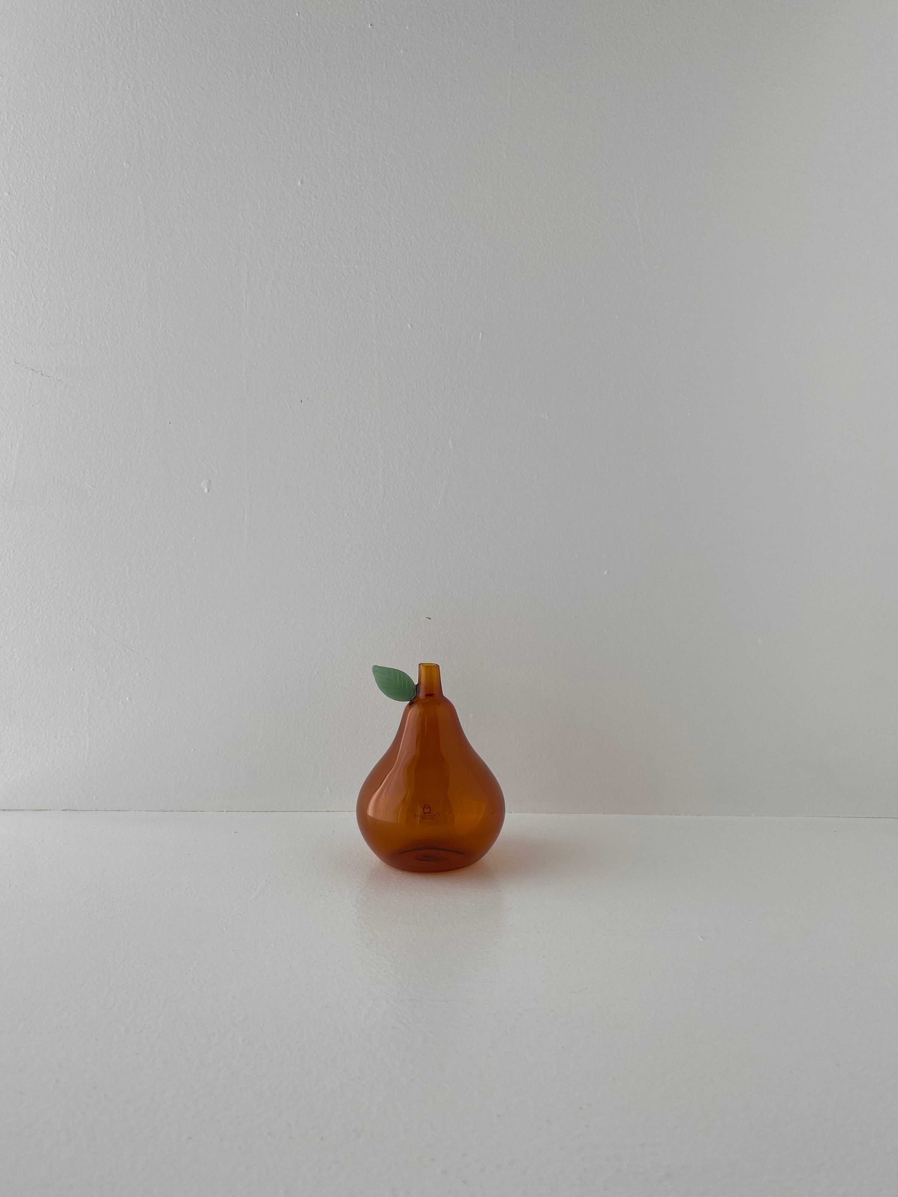 FRUITS & FLOWERS, placeholder pear amber