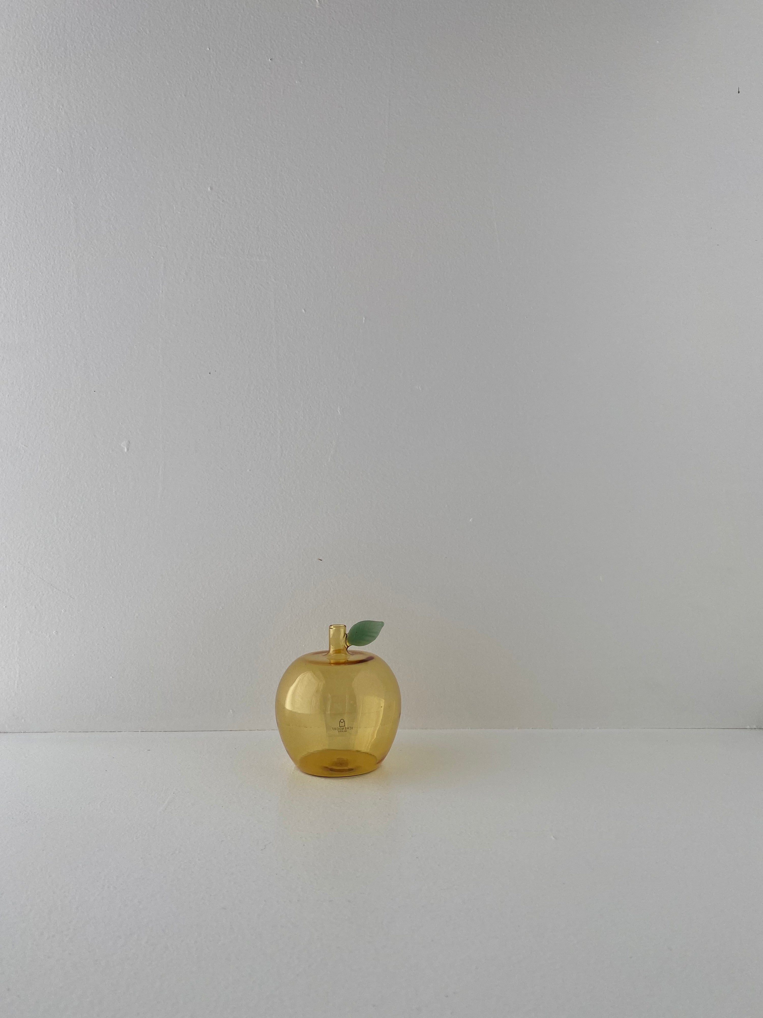 FRUITS & FLOWERS, placeholder apple yellow